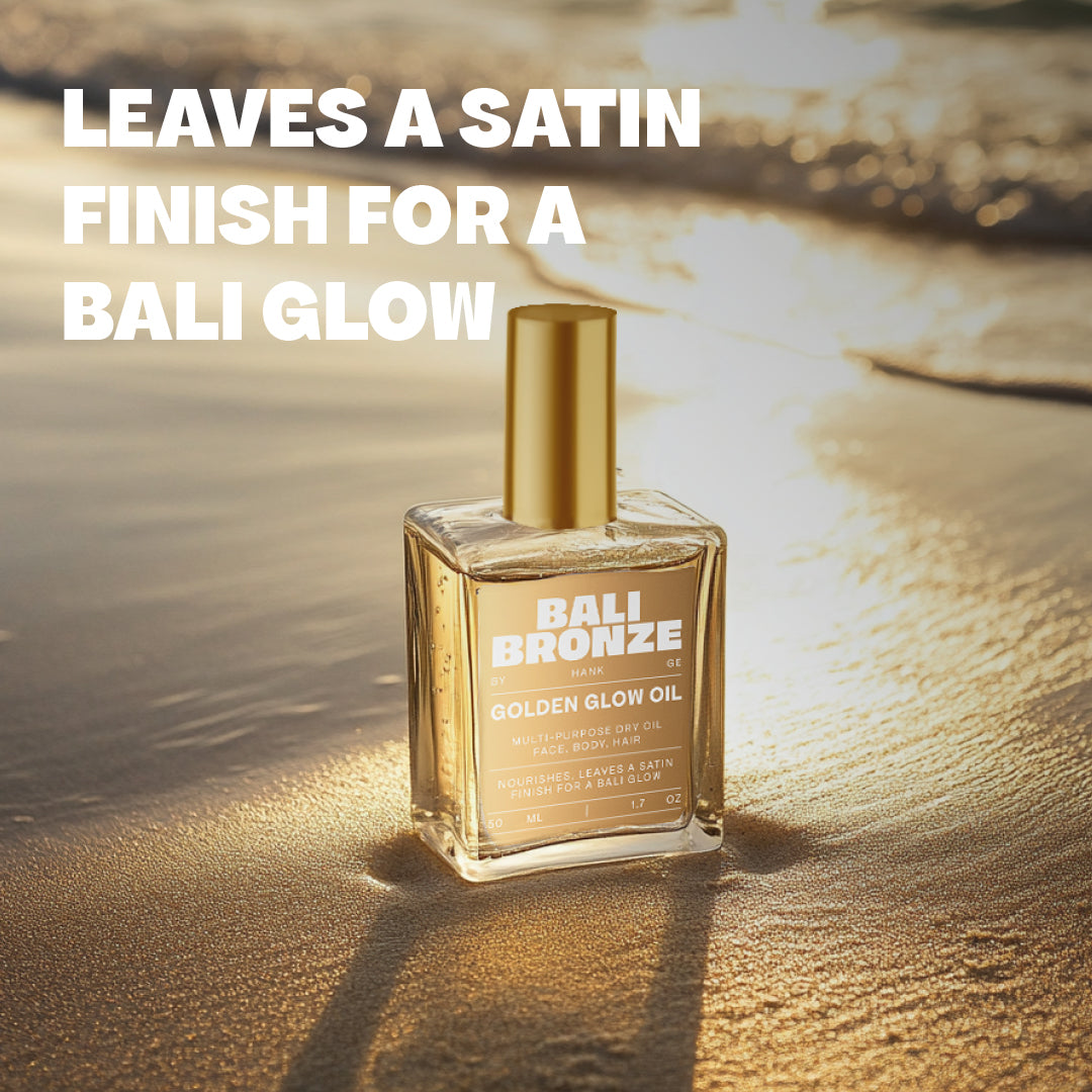 Bali Bronze Golden Glow Produktabbildung im nassen Strand mit Wasser und Sonnenstrahlen im Hintergrund und einer: "Leaves a satin finish for a Bali glow" Überschrift in der linken oberen Ecke