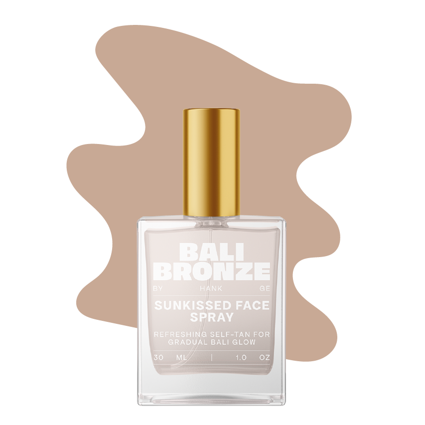 Bali Bronze Sunkissed Face Spray Produktabbildung vor welliger bronze form auf transparentem Hintergrund