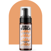 Bali Curls Curl Volume Foam Produktabbildung vor Orangenem Bogen mit Transparentem Hintergrund