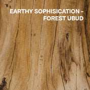 Nahaufnahme von Holz mit Rissen und der Überschrift: "Earthy Sophisication - Forest Ubud"